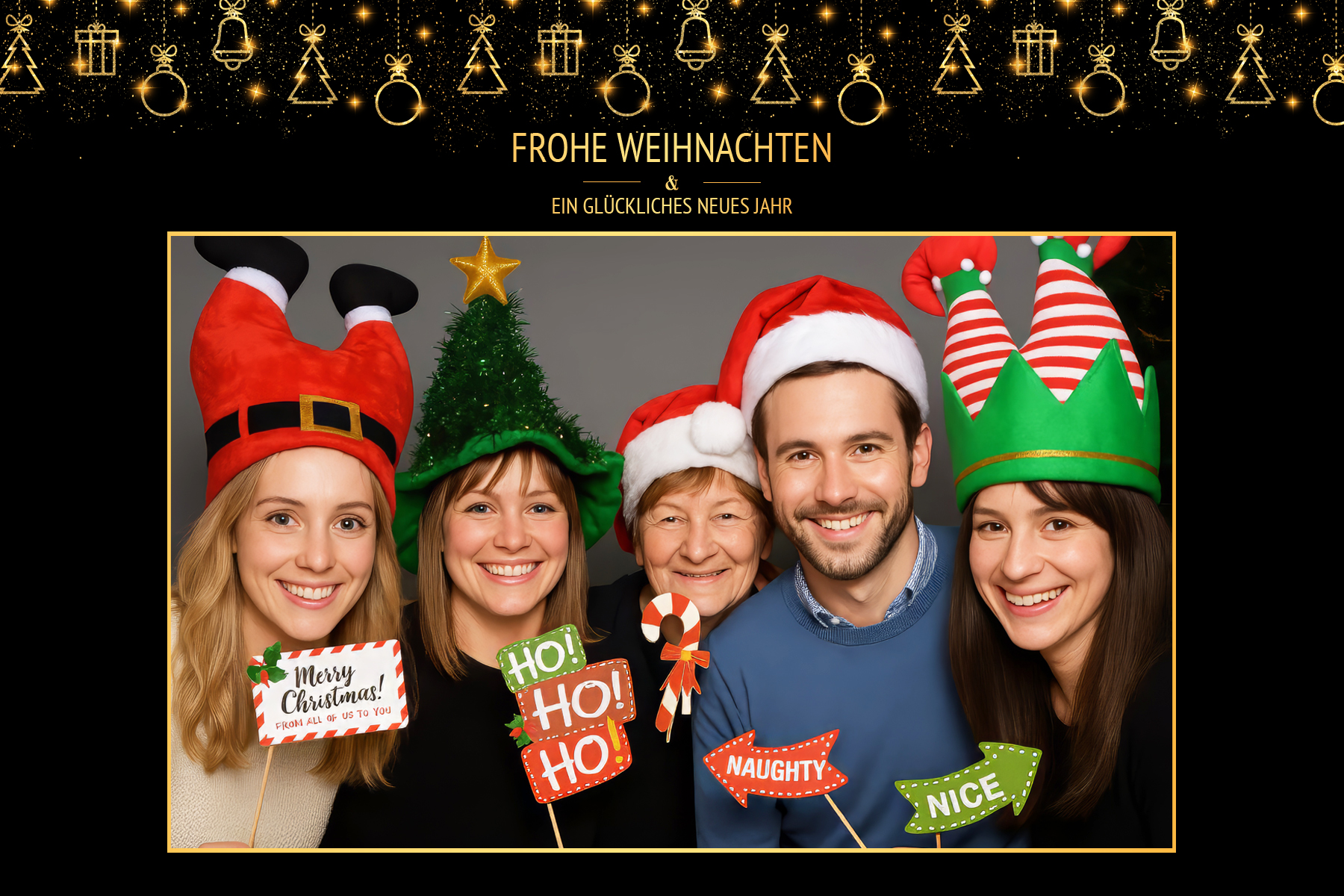 Gäste einer Weihnachtsfeier in Saarbrücken posieren mit Spaßrequisiten in der Cubis Fotobox – Fotobox mieten Saarland